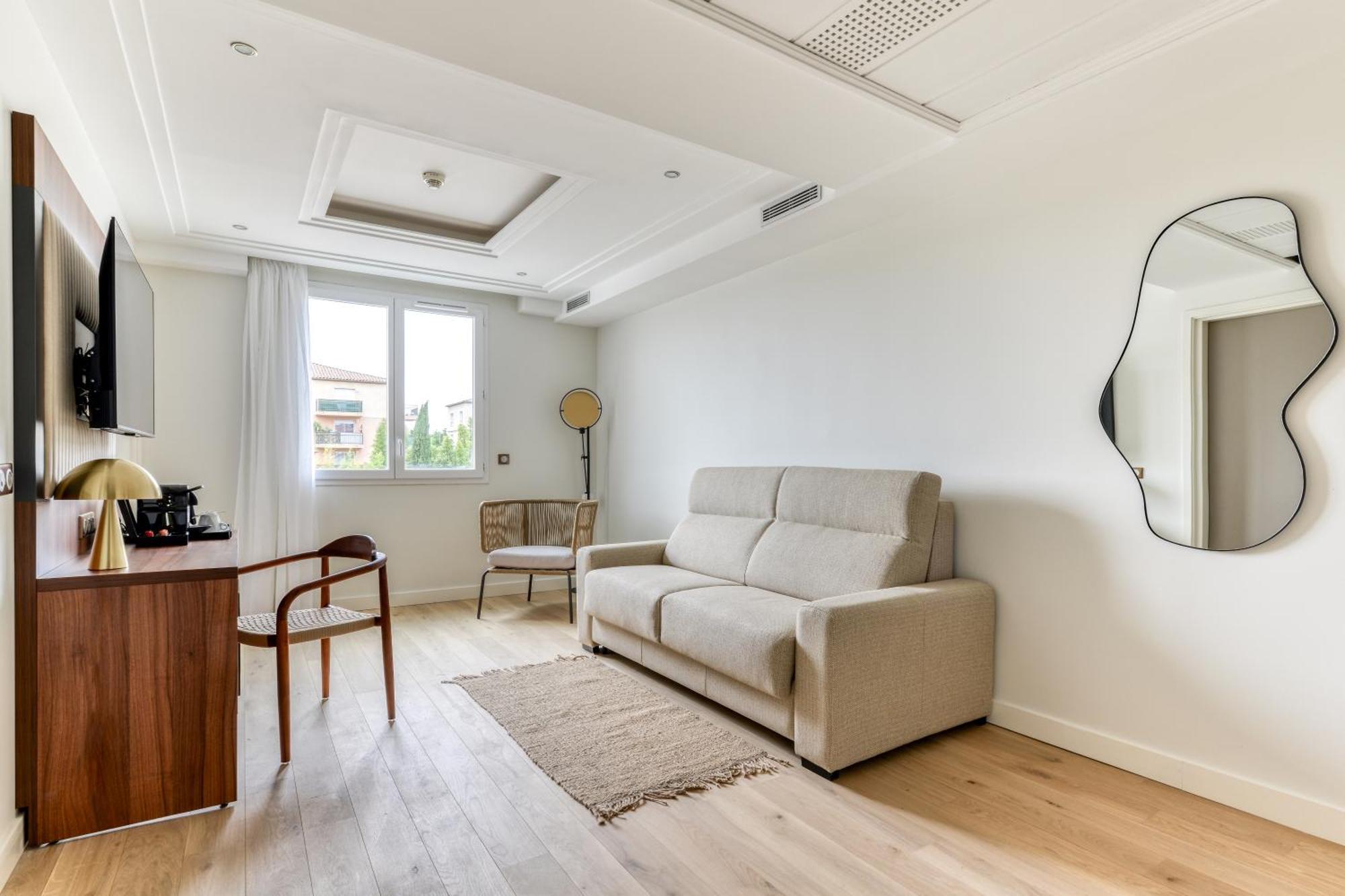 Zenitude Hotel La Valadiere, Ascend Hotel Collection Juvignac Dış mekan fotoğraf